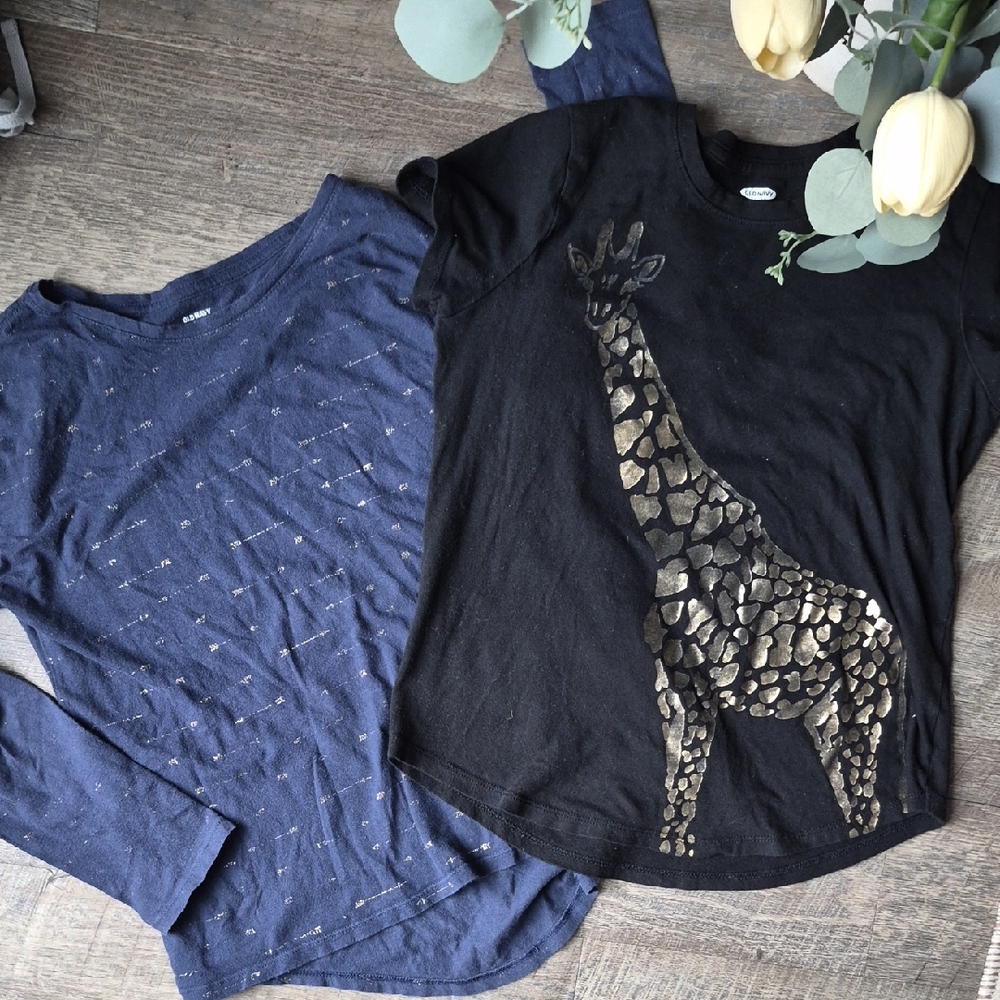 Old Navy Black and Navy Giraffe Graphic Tees